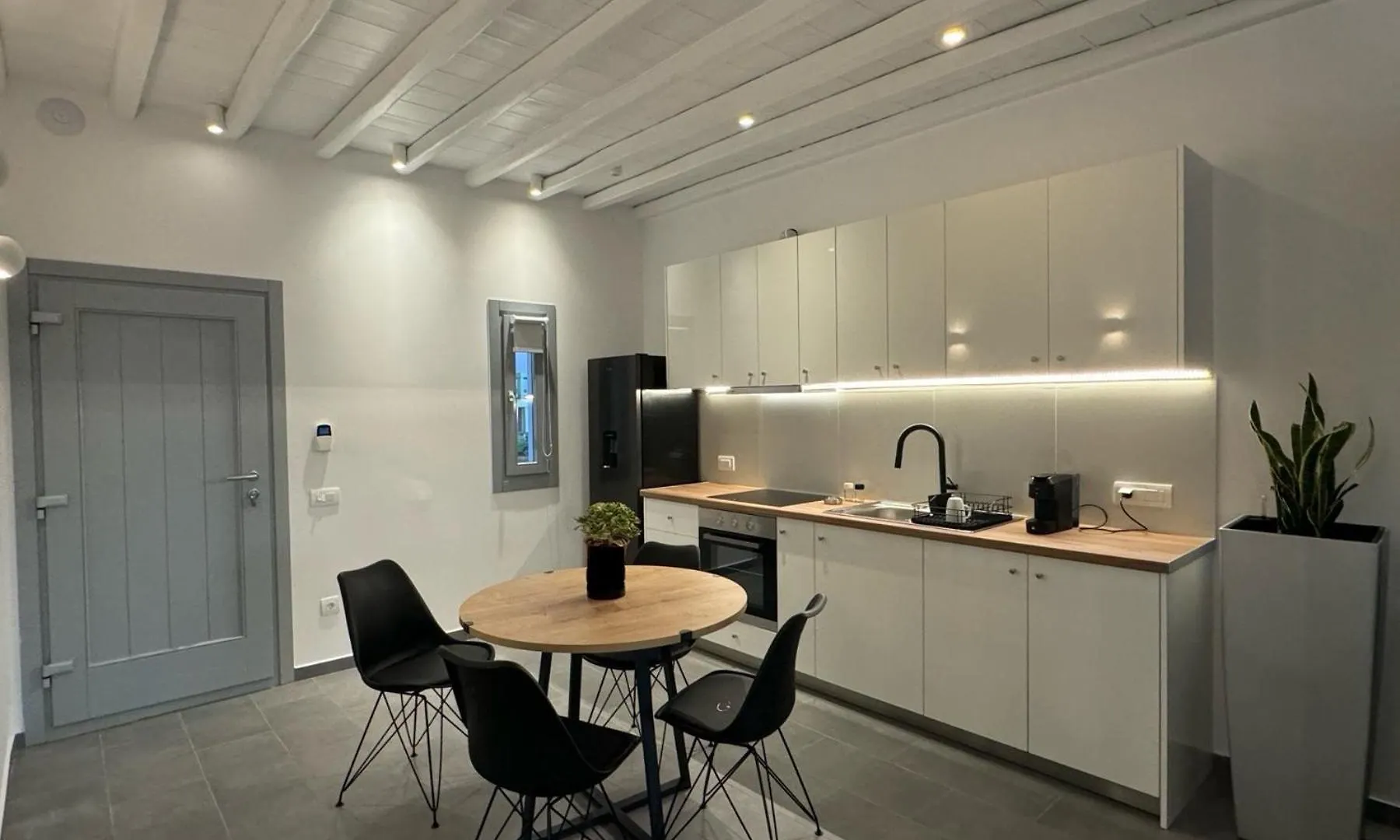 Almond Place Mykonos Town 그리스
